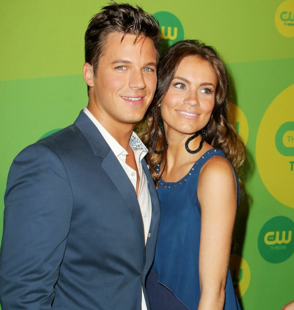 Aimee Teegarden and Matt Lanter