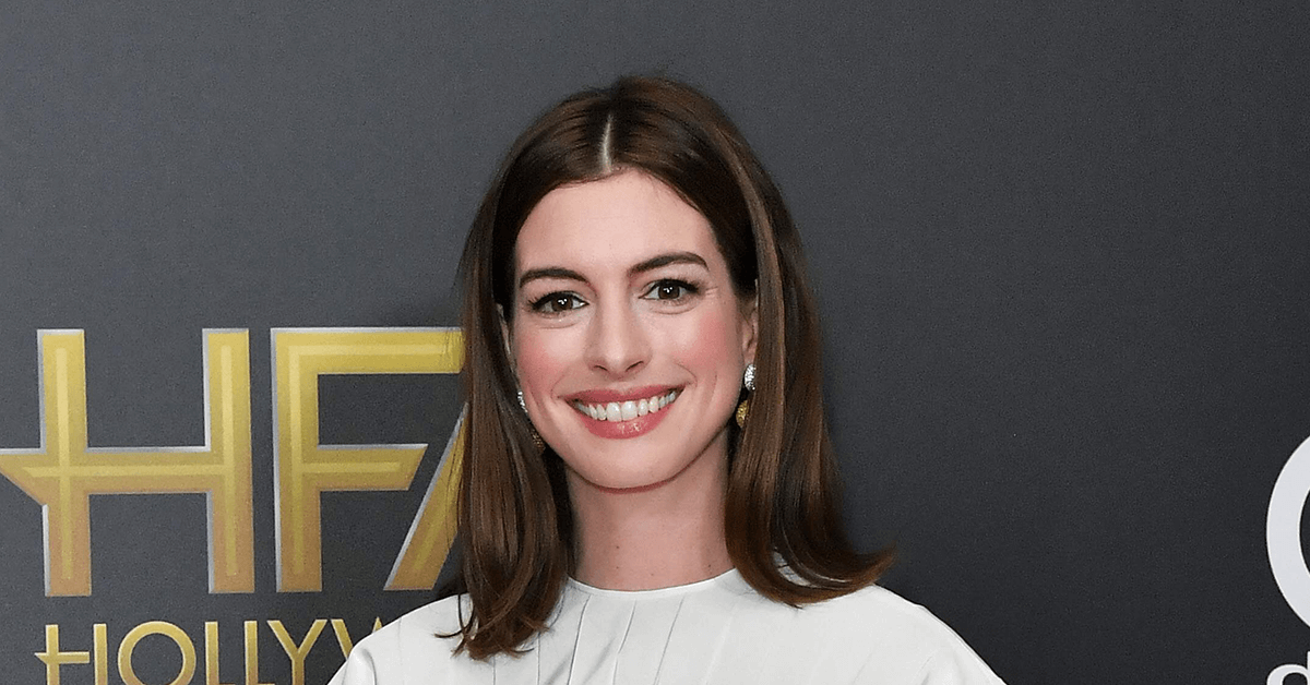 Anne Hathaway’s Height Often Posed Challenges in the Early Days of Her Acting Career