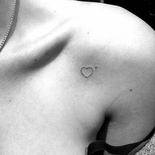 Bella Thorne heart tattoo
