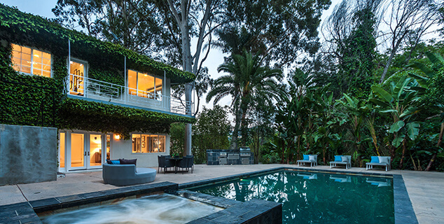 Cara Delevingne real estate