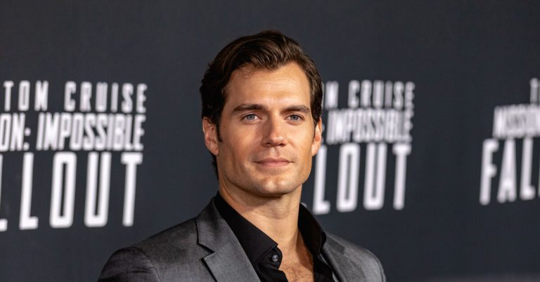 Henry Cavill Height, Age, Bio - Creeto