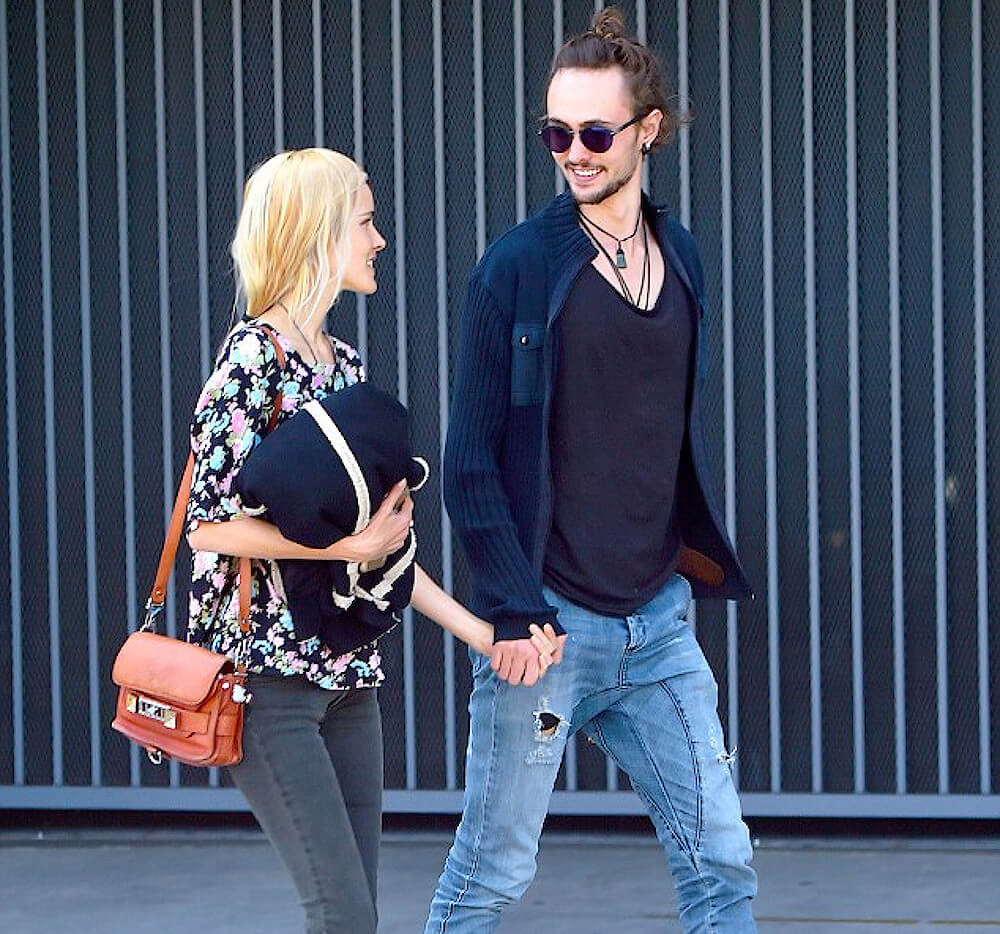 Isabel Lucas with a Mysterious boyfriend