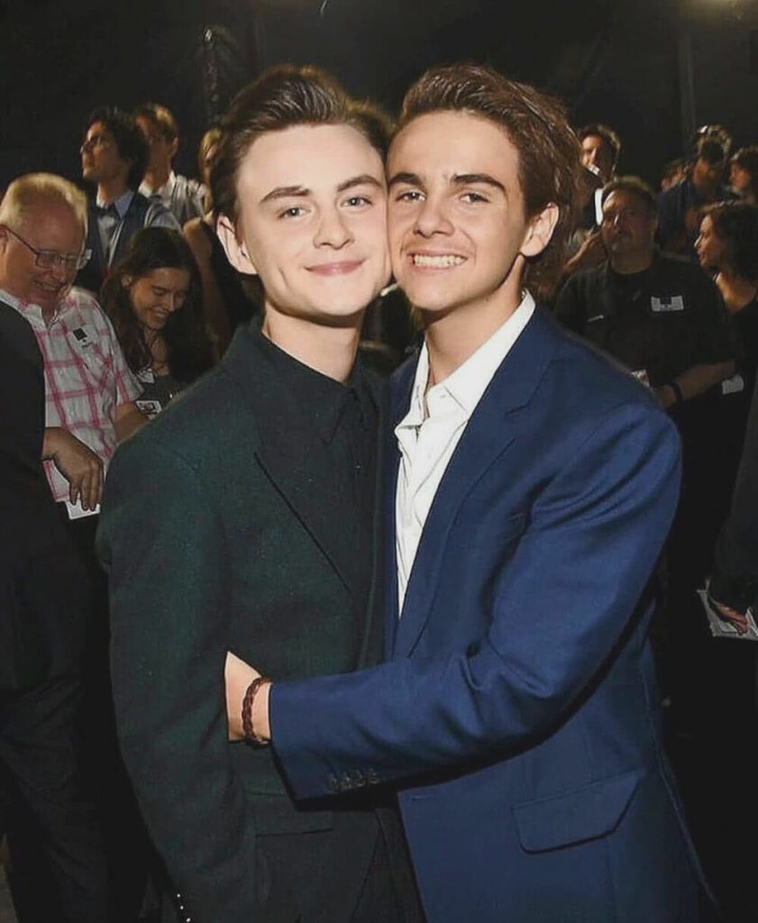 Jaeden Martell and Dylan Grazer