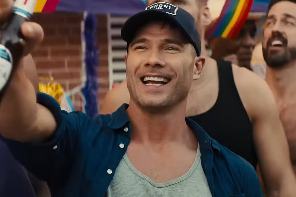 Luke Macfarlane in Bros