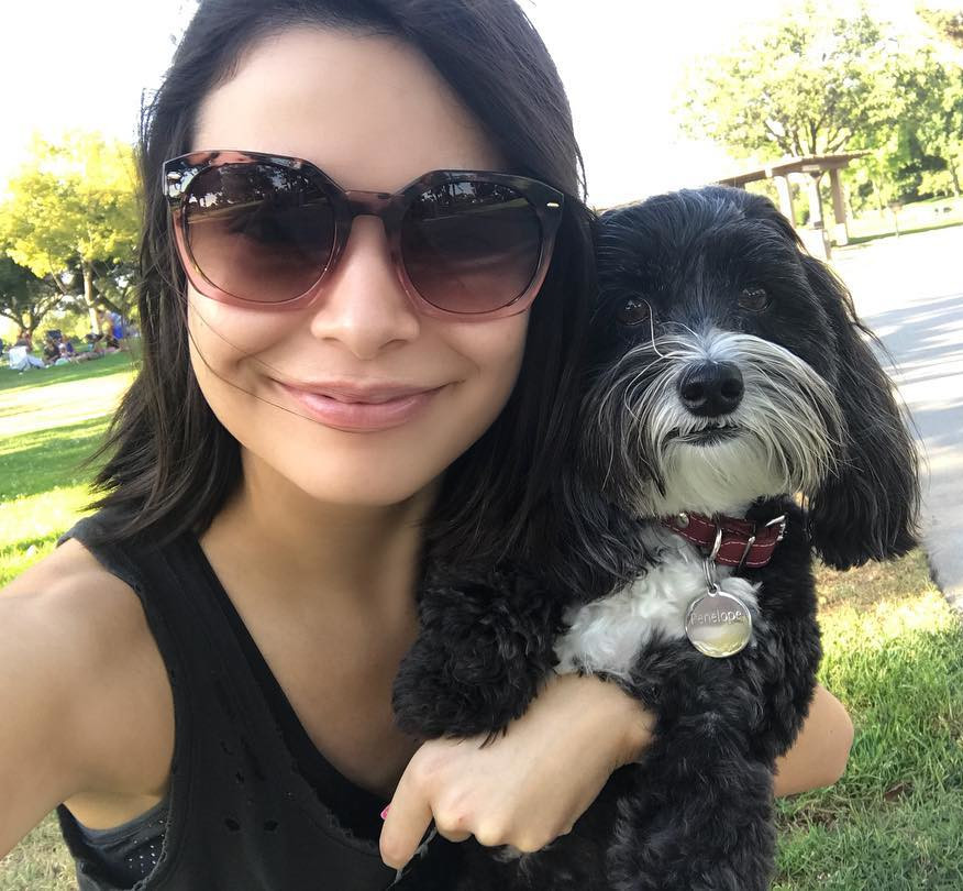 Miranda Cosgrove with her pet dog
