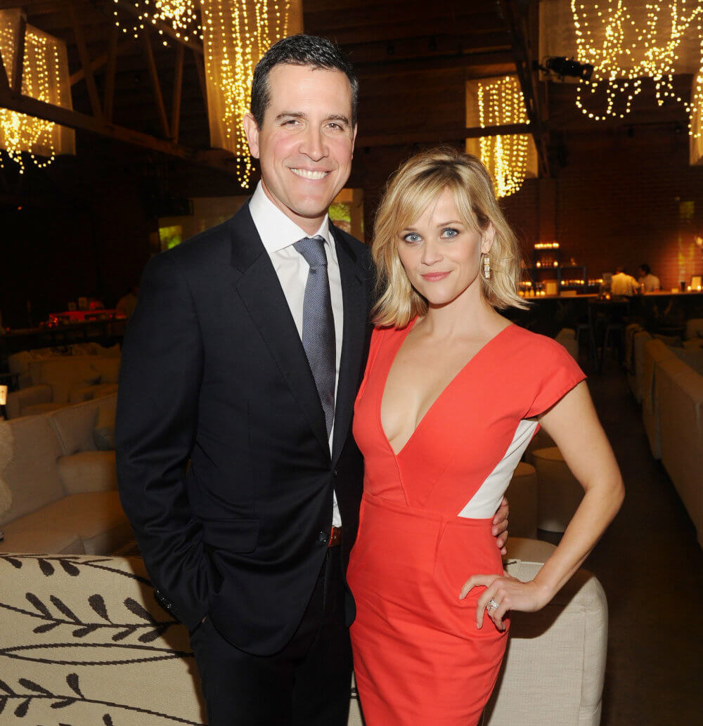 Is Reese Witherspoon Married In 2024 Who Is Her Husband Creeto   Reese Witherspoon And Jim Toth 