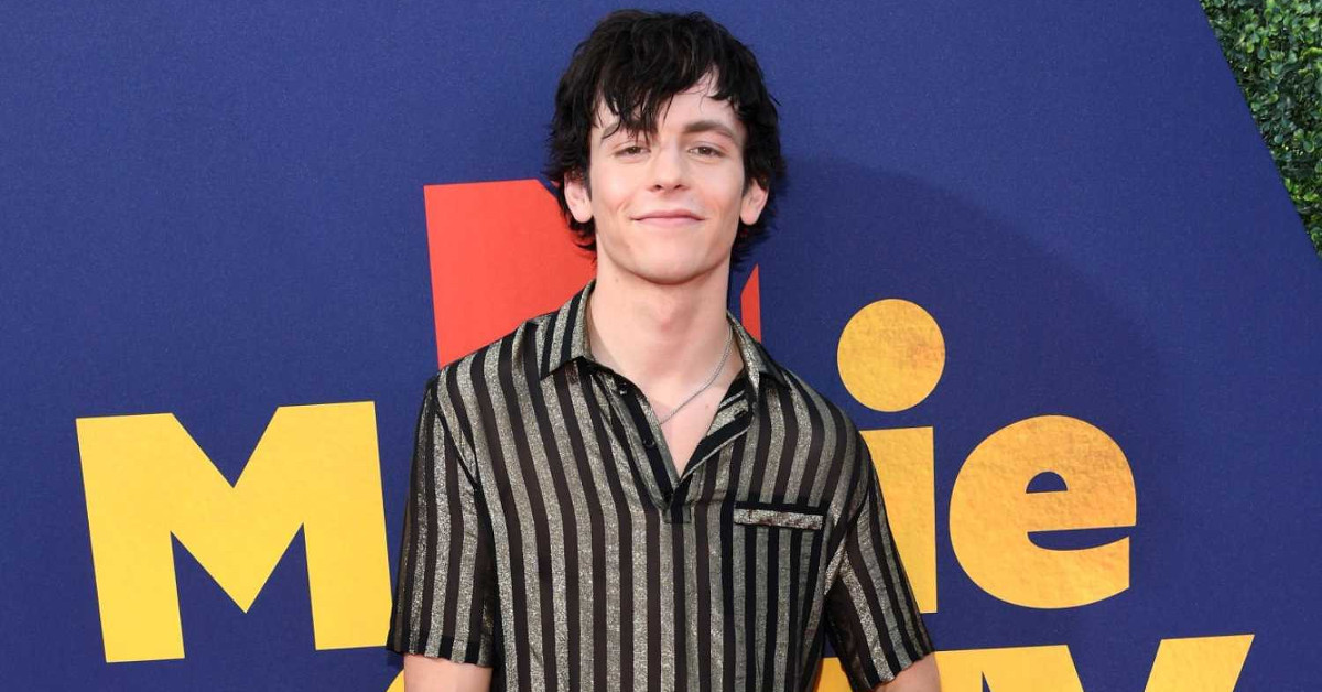 Ross Lynch Height, Age, Bio, Net Worth, Girlfriend - Creeto