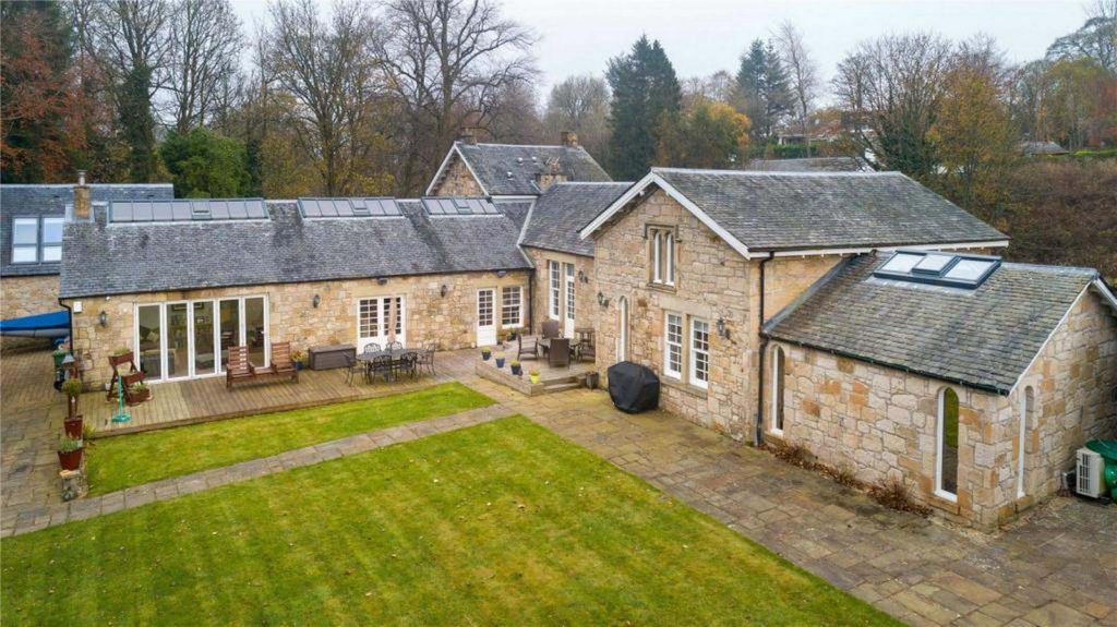 Sam Heughan's Farmhouse in Glasgow