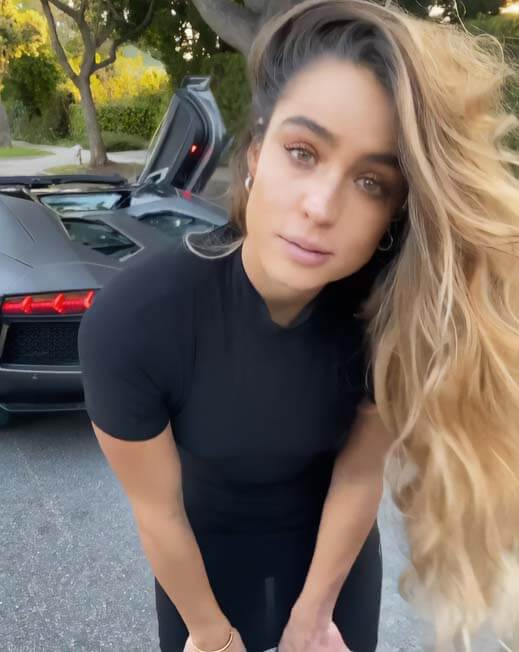 Sommer Ray's Lamborghini Aventador