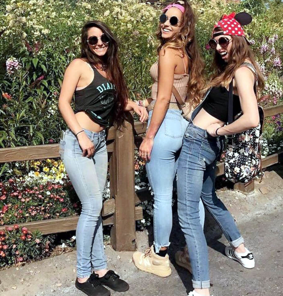 Sommer ray with her sisters Skylyn and Savana