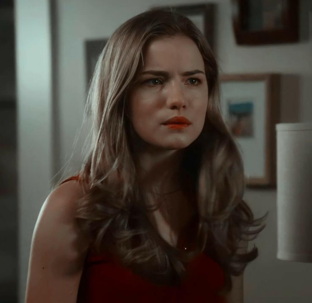 Willa Fitzgerald as Emma Duval in Scream